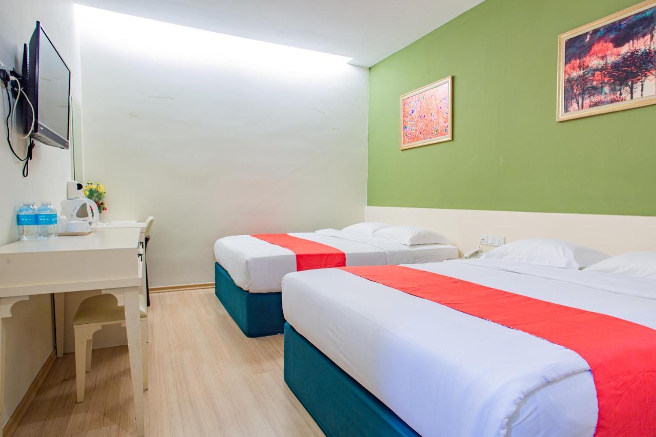 Hotel 101 Permas Jaya Джохор Бахру Екстериор снимка