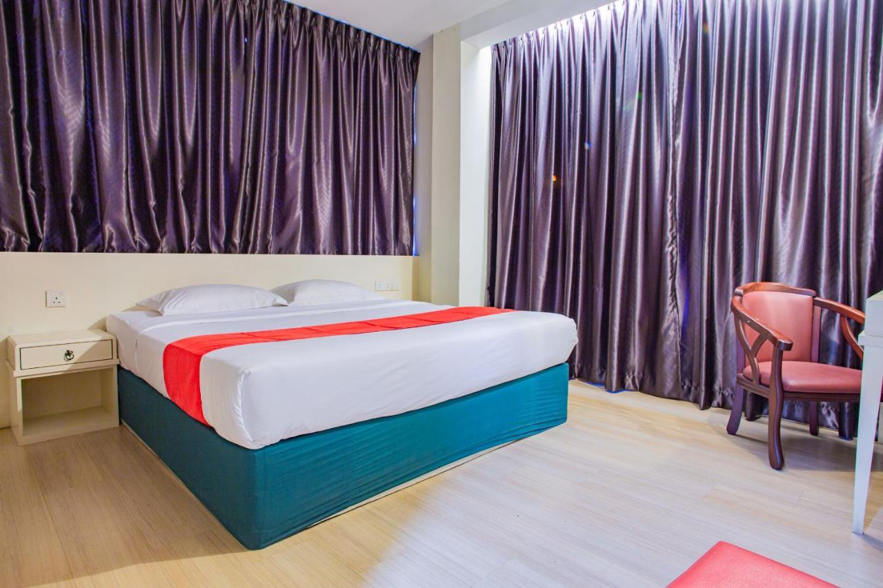 Hotel 101 Permas Jaya Джохор Бахру Екстериор снимка