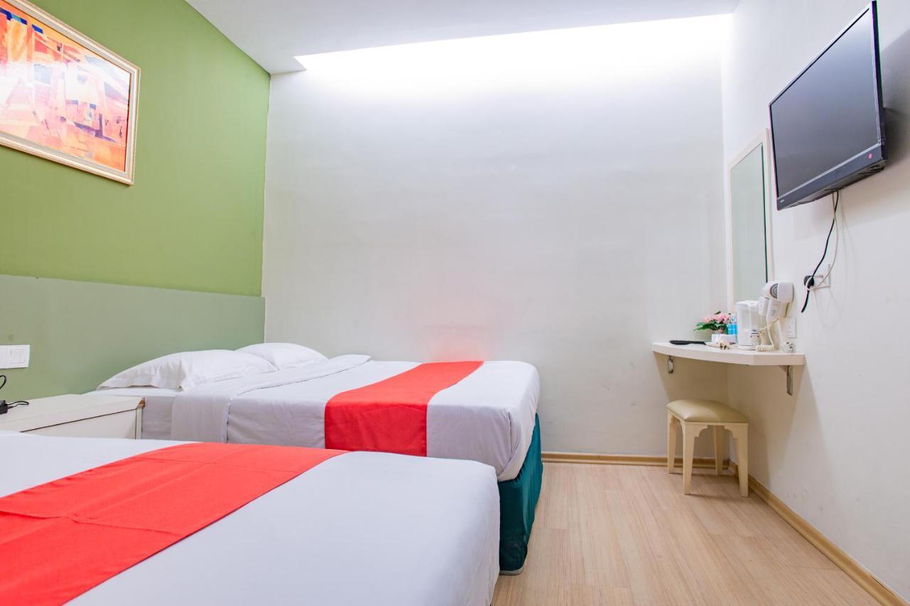 Hotel 101 Permas Jaya Джохор Бахру Екстериор снимка
