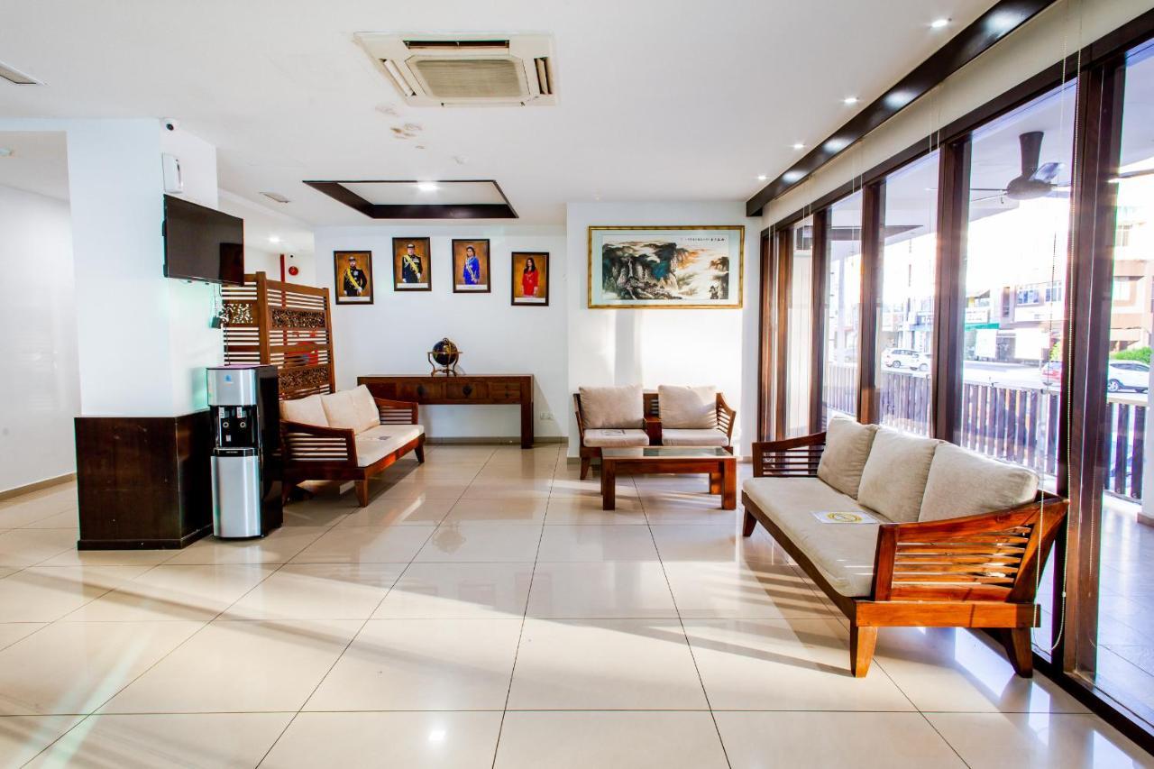 Hotel 101 Permas Jaya Джохор Бахру Екстериор снимка